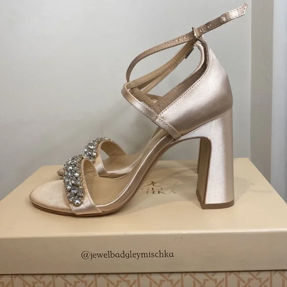 Badgley Mischka jewel heels - Picture 3 of 7